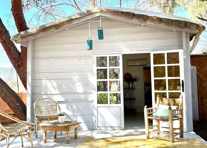 La Vie En Rose - Horses & Dogs House