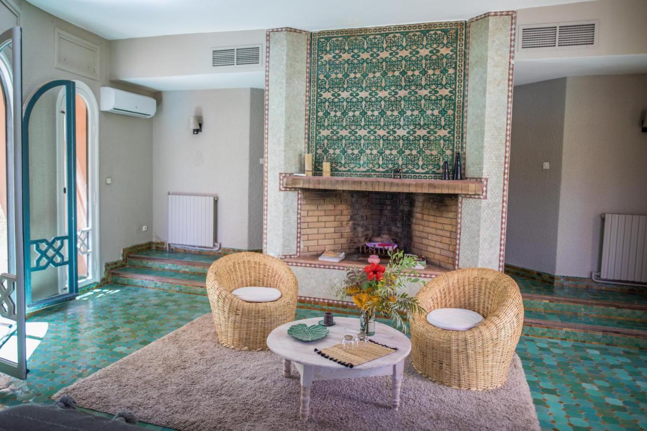 Bed & Breakfast La Vie En Rose - Horses & Dogs House Ait Hamid