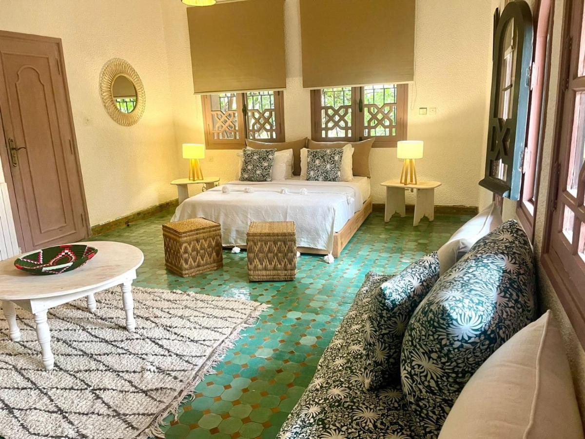 Bed & Breakfast La Vie En Rose - Horses & Dogs House 3*